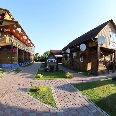 Hotel-Complex Mizh Triokh Ozer Switjas Exterior foto
