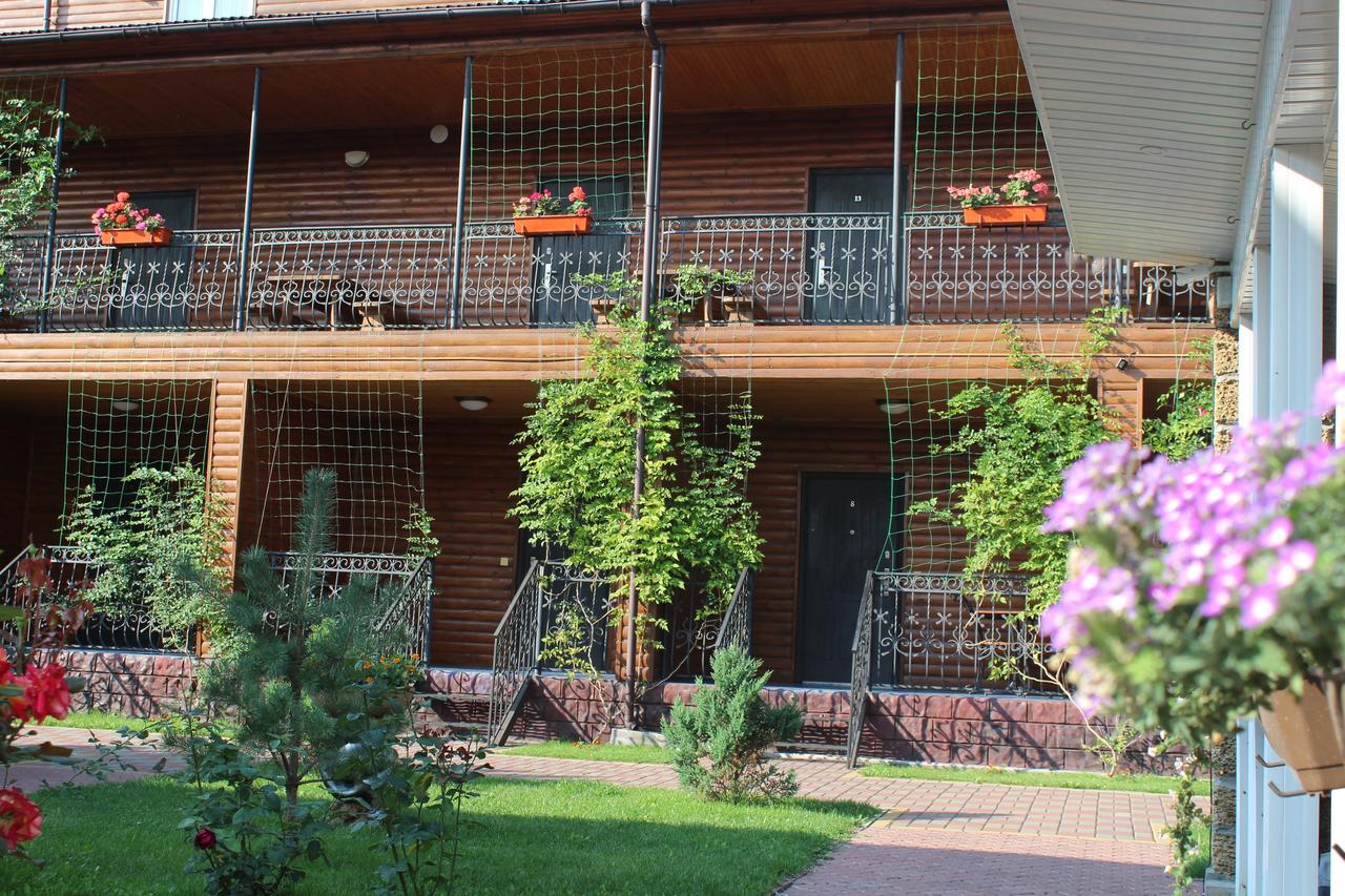 Hotel-Complex Mizh Triokh Ozer Switjas Exterior foto