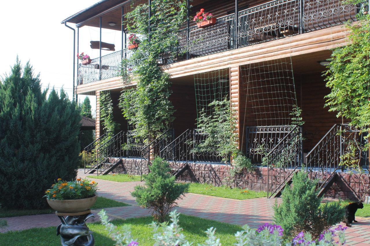 Hotel-Complex Mizh Triokh Ozer Switjas Exterior foto